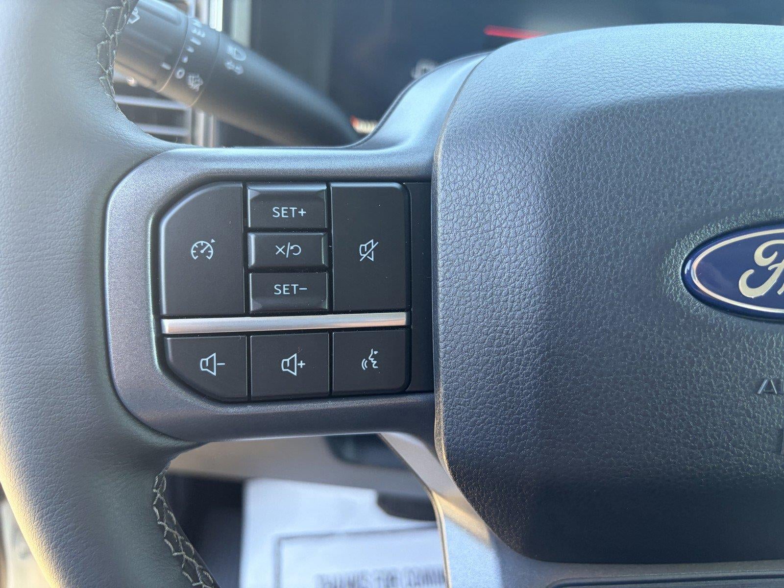 2027 Ford Super Duty F-350 SRW LARIAT