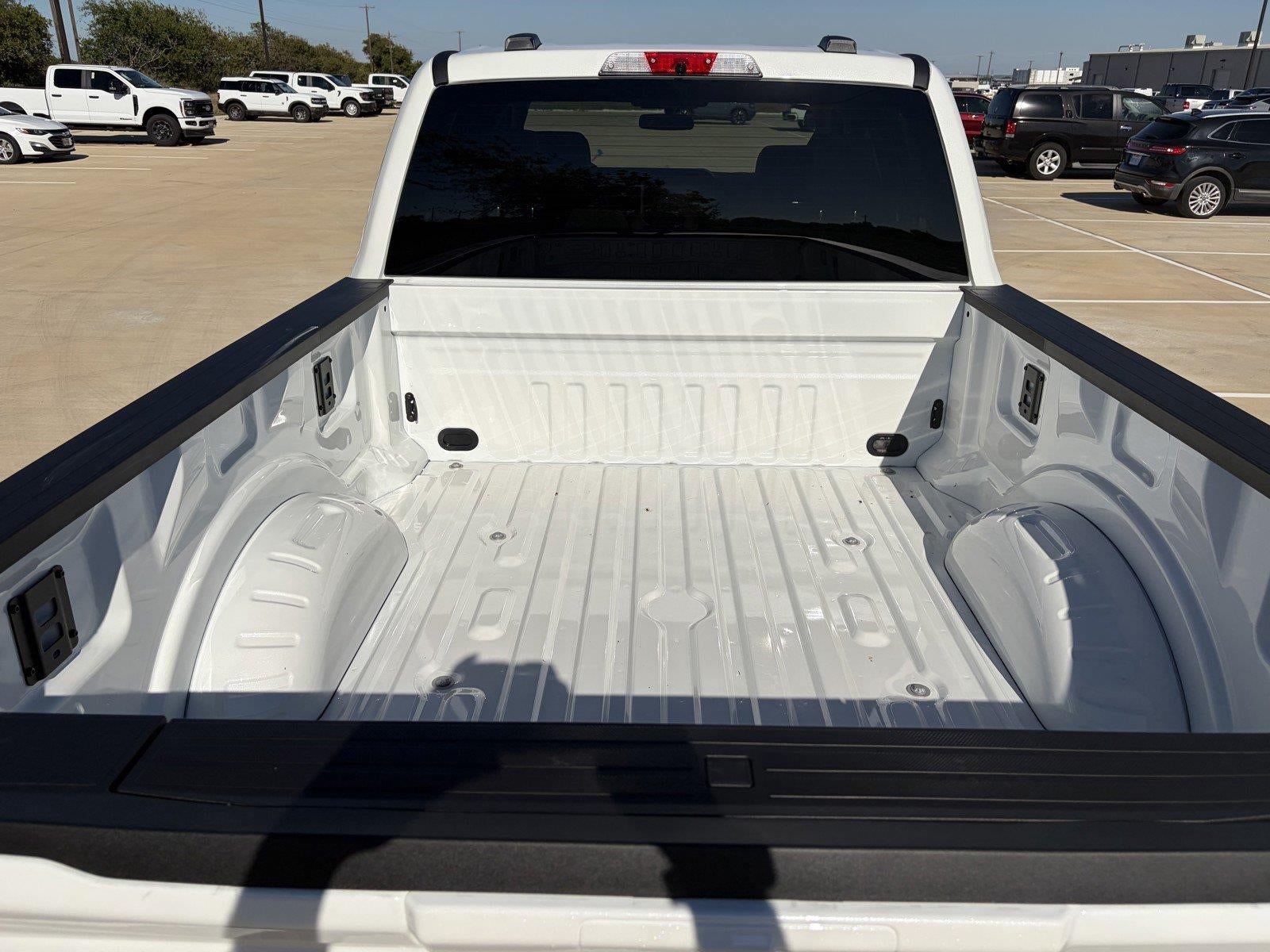 2027 Ford Super Duty F-350 SRW LARIAT
