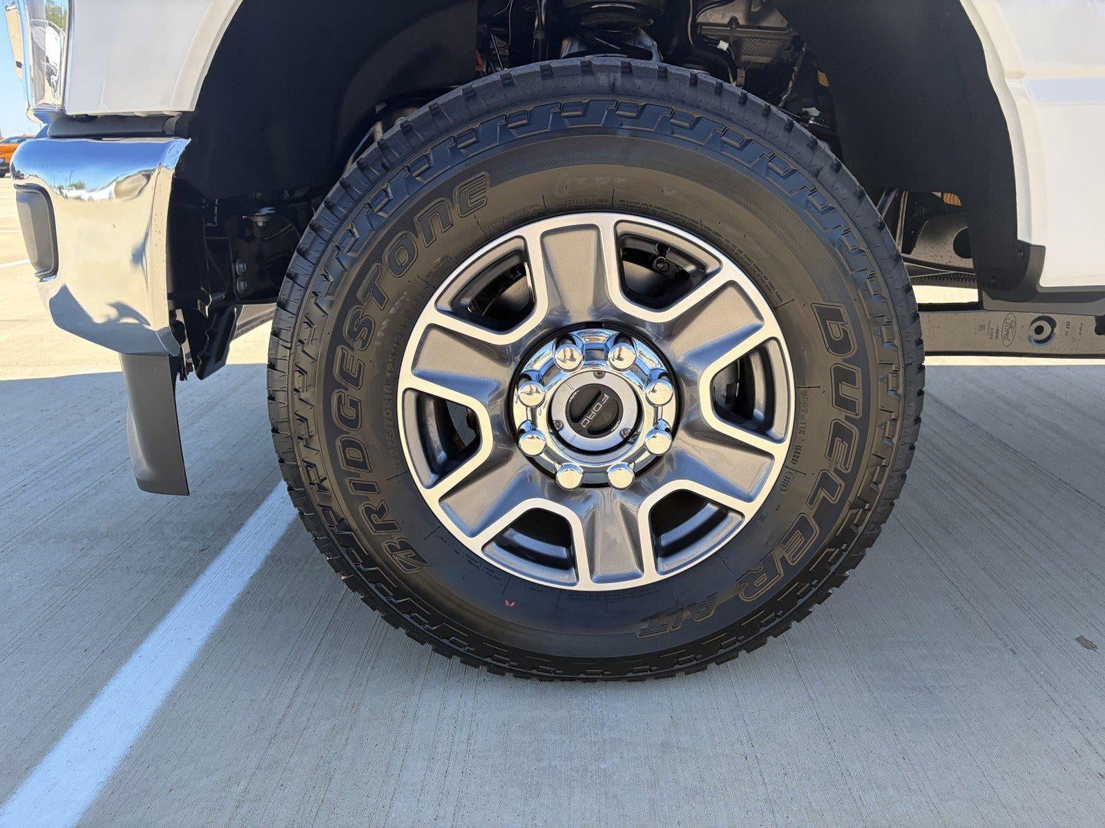 2027 Ford Super Duty F-350 SRW LARIAT