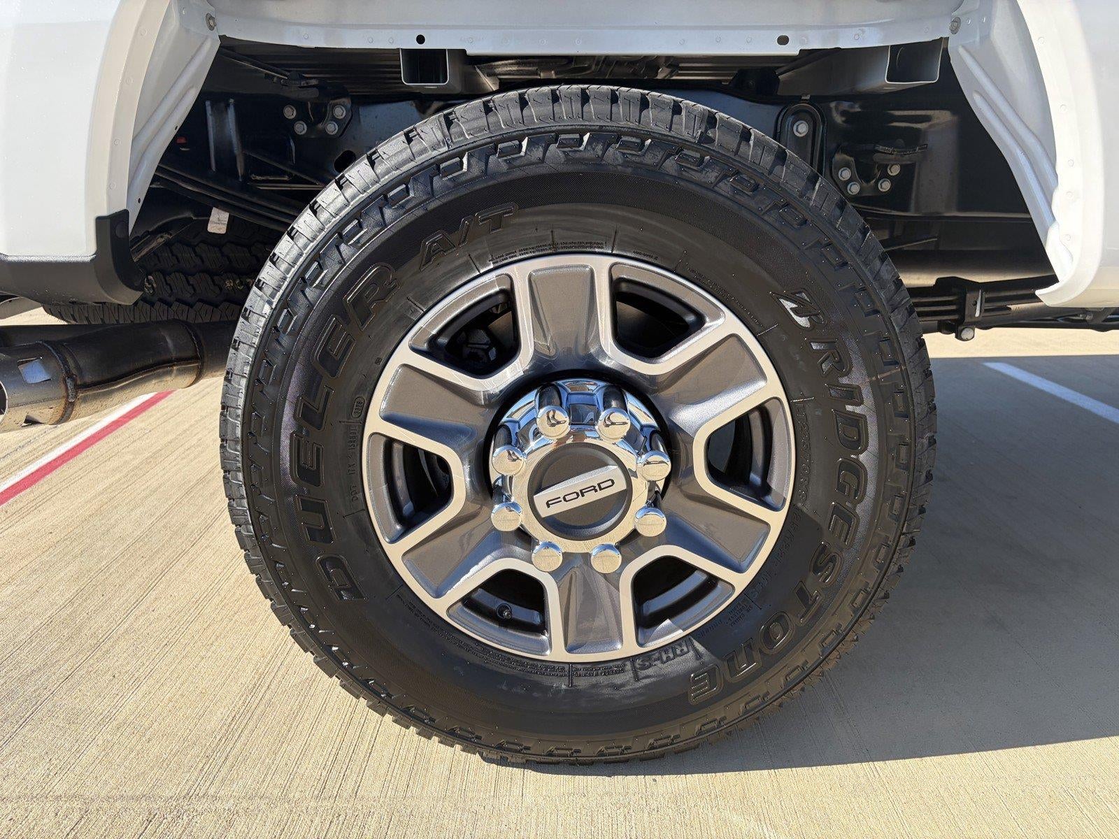 2027 Ford Super Duty F-350 SRW LARIAT