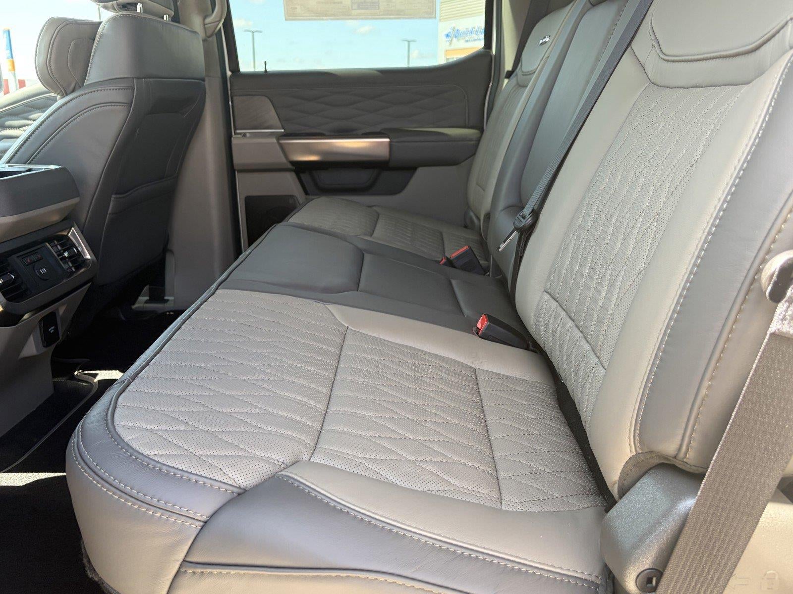 2026 Ford Super Duty F-350 Srw Platinum