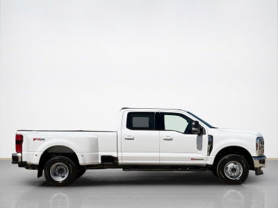 2027 Ford Super Duty F-350 DRW XLT