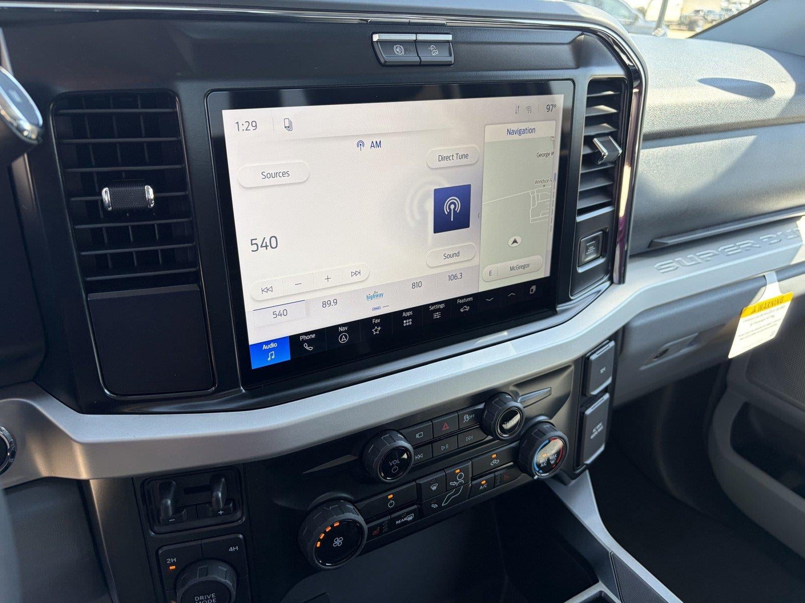 2027 Ford Super Duty F-350 DRW XLT