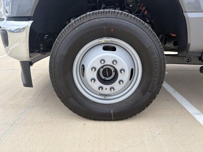 2027 Ford Super Duty F-350 DRW XLT