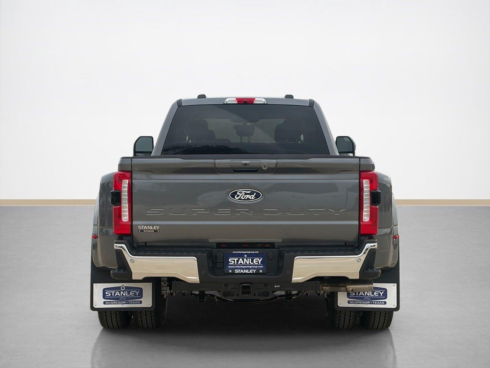 2027 Ford Super Duty F-350 DRW XLT