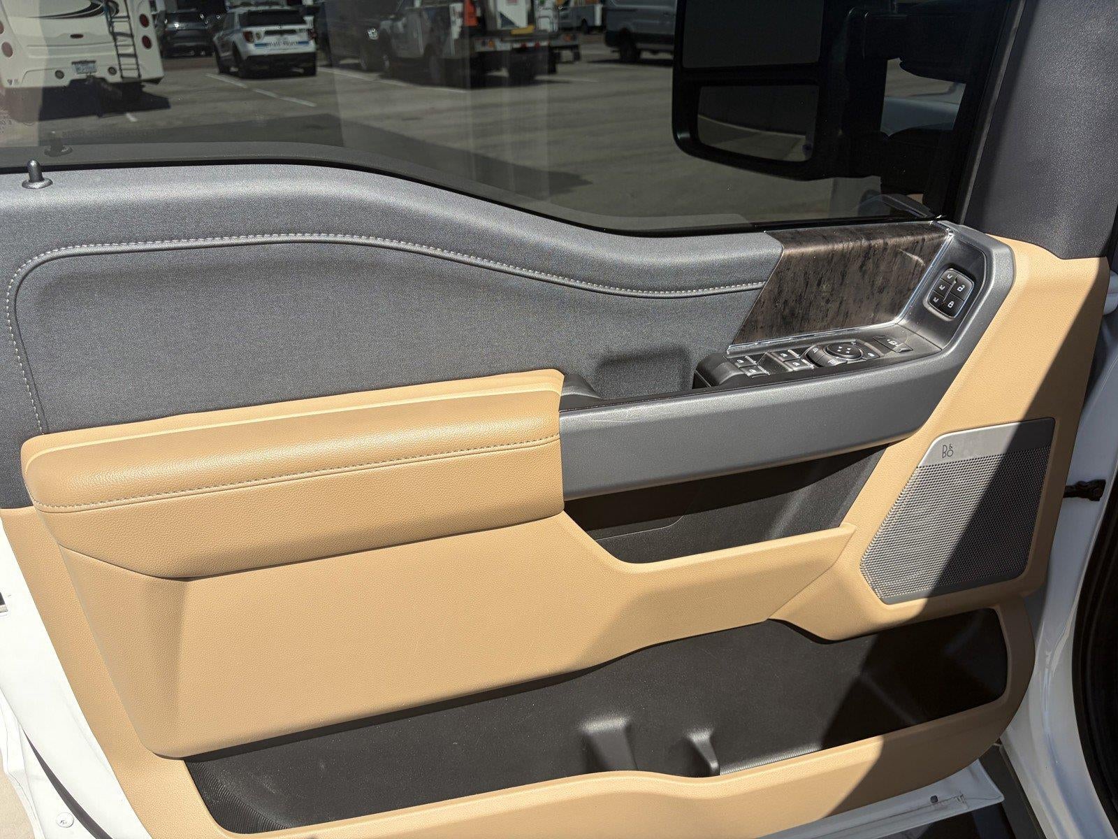 2024 Ford Super Duty F-350 Drw LARIAT