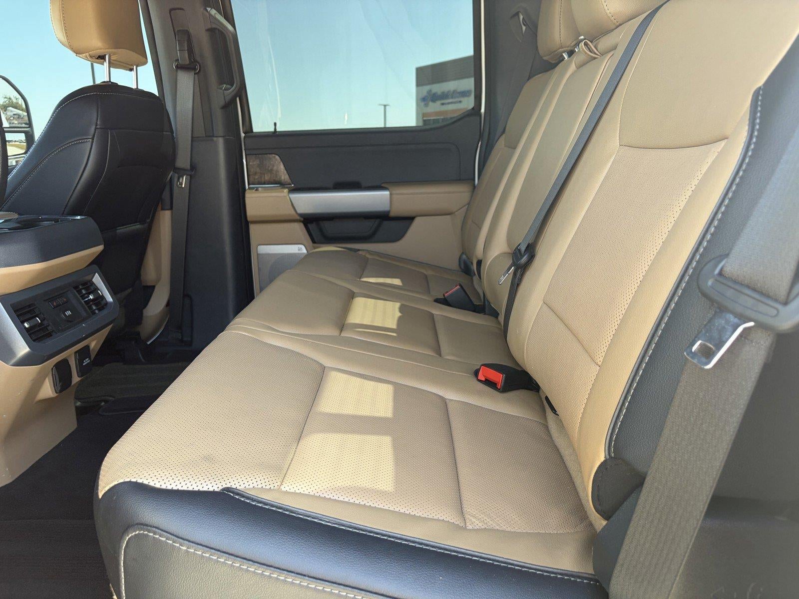 2024 Ford Super Duty F-350 Drw LARIAT