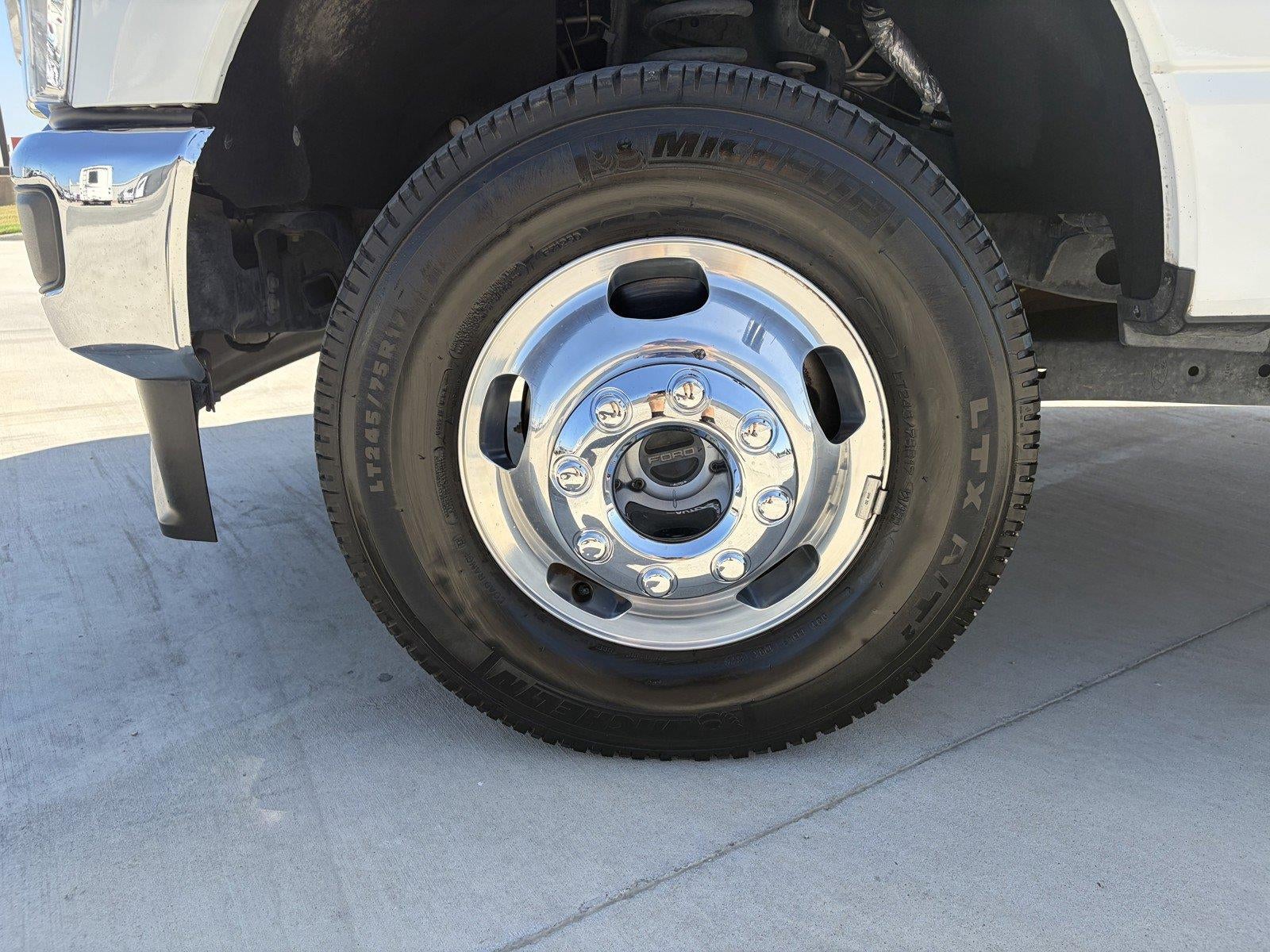 2024 Ford Super Duty F-350 Drw LARIAT