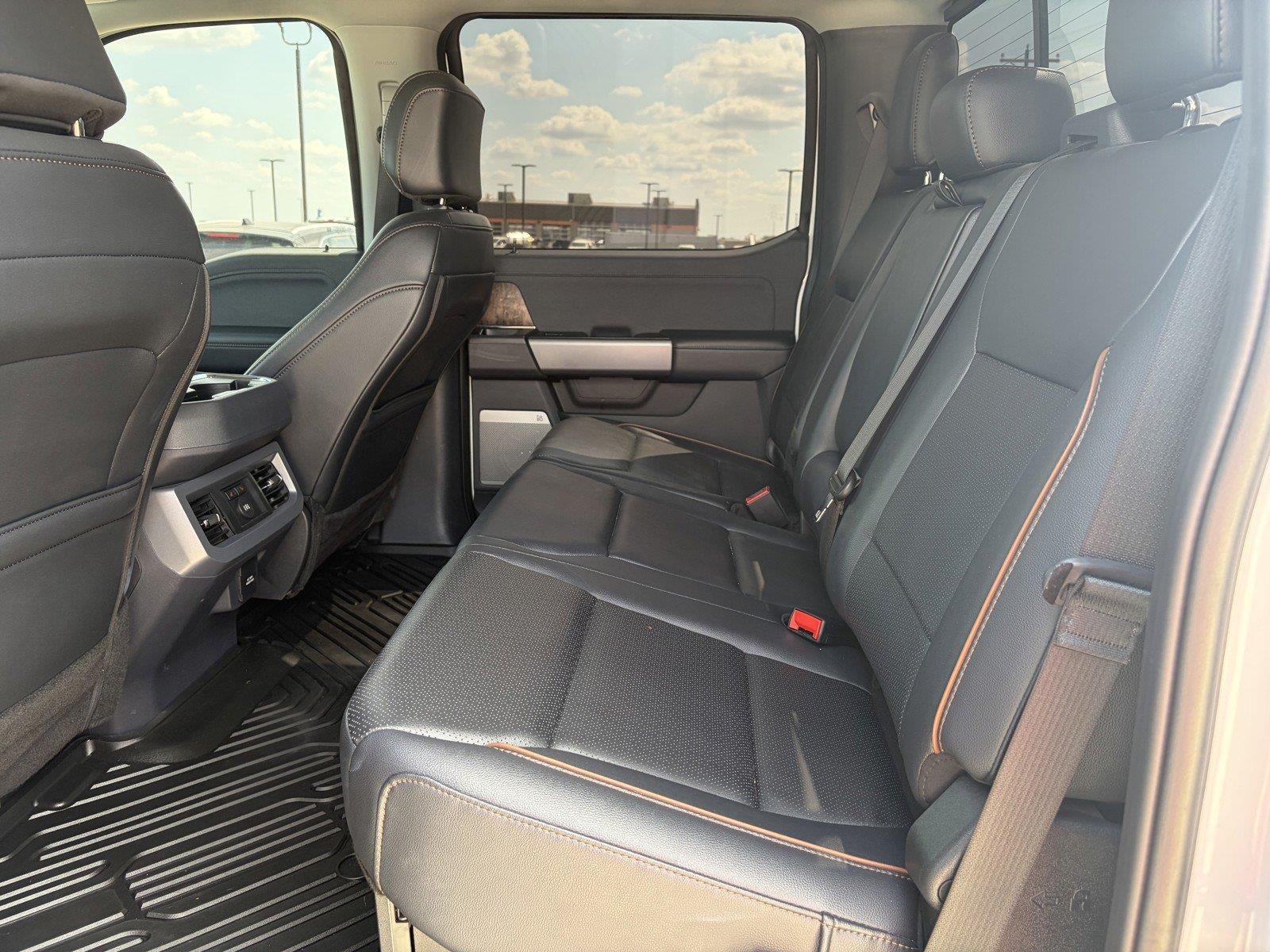 2025 Ford Super Duty F-350 DRW LARIAT