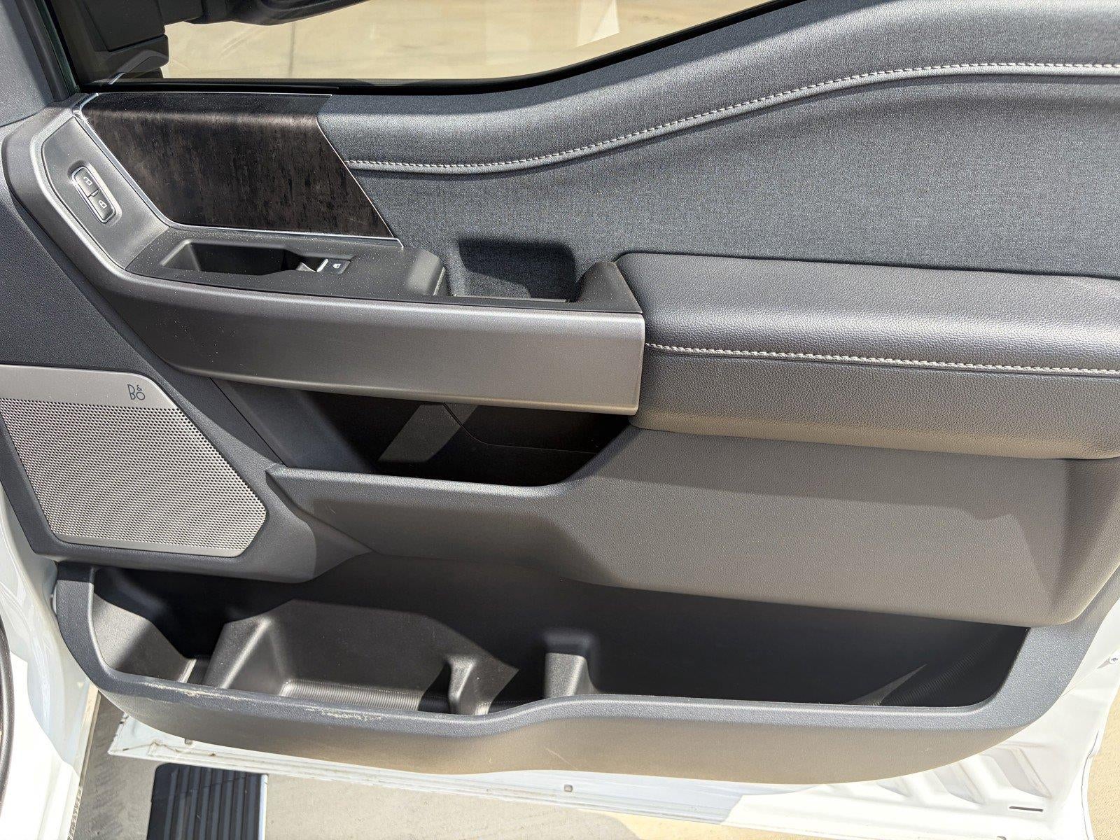 2025 Ford Super Duty F-350 DRW LARIAT