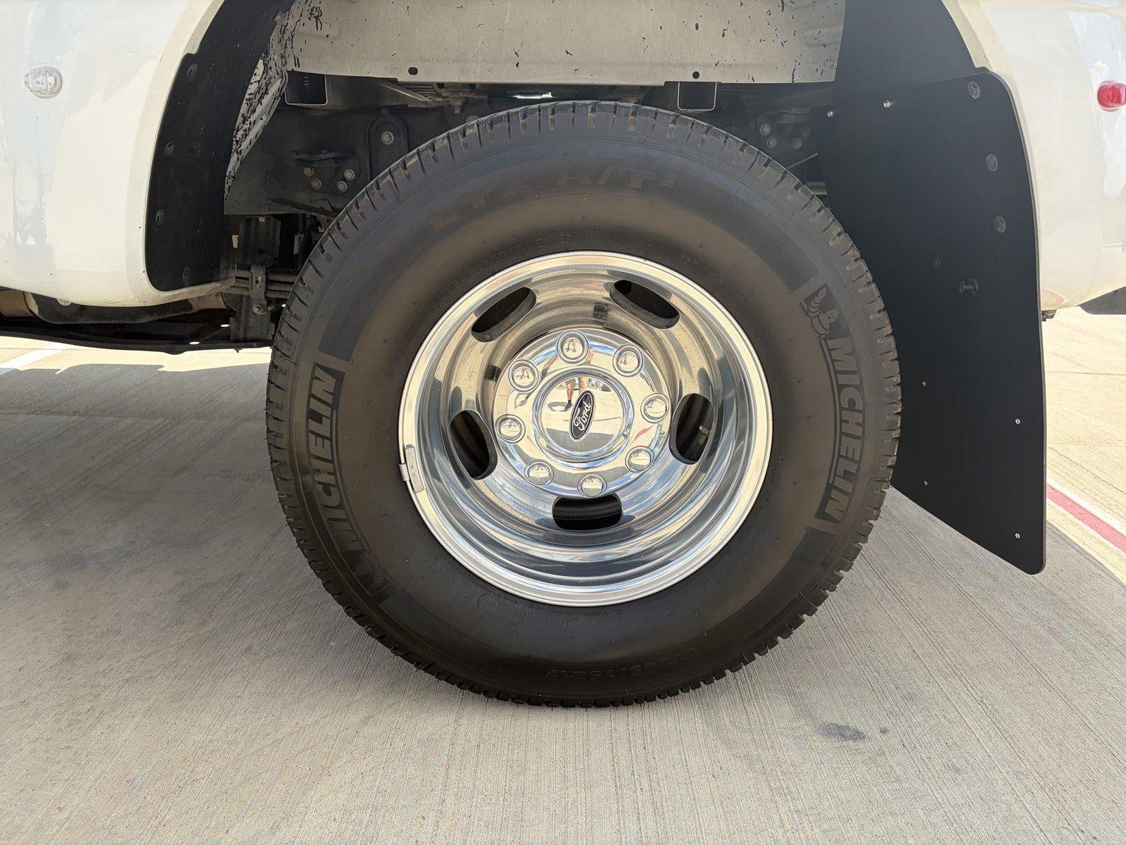2025 Ford Super Duty F-350 DRW LARIAT