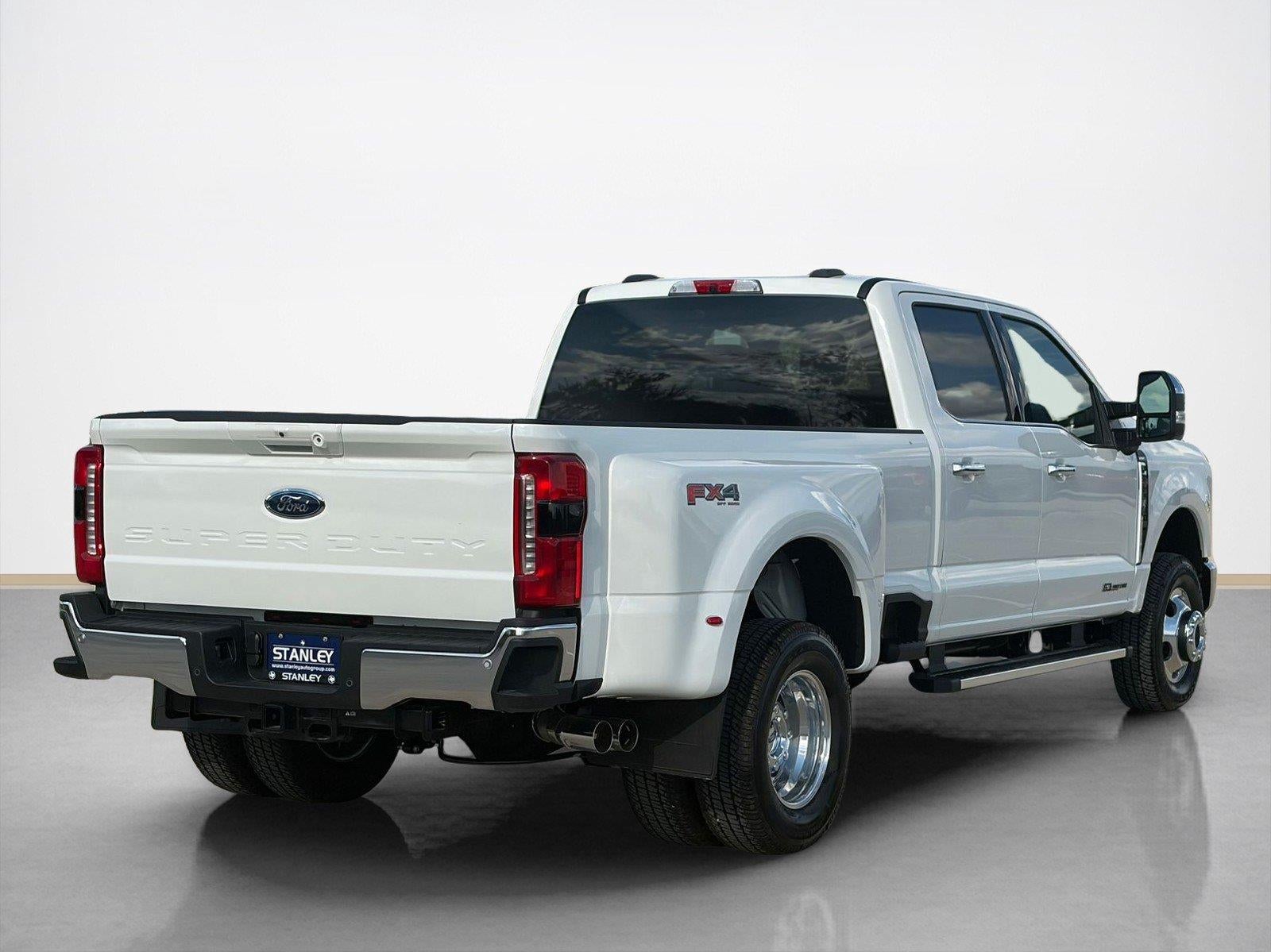 2026 Ford Super Duty F-350 DRW LARIAT
