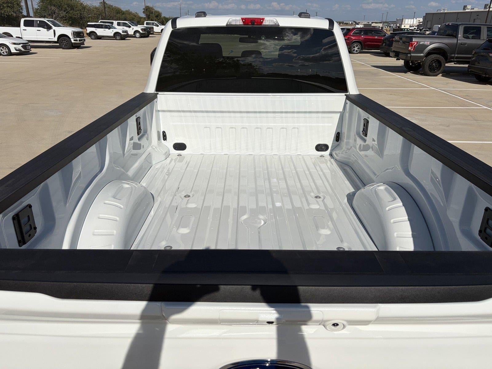 2026 Ford Super Duty F-350 DRW LARIAT