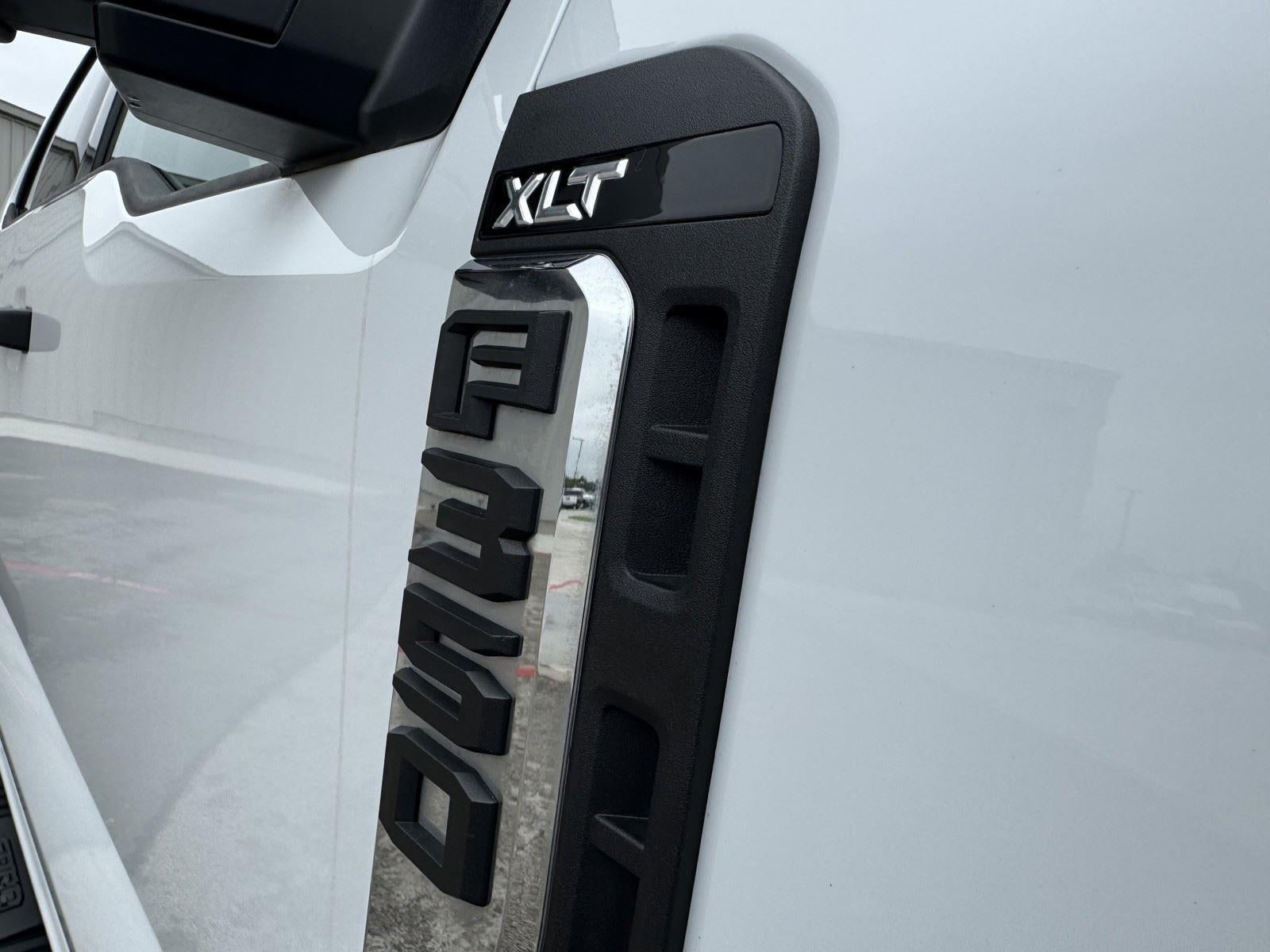 2025 Ford Super Duty F-350 DRW XLT
