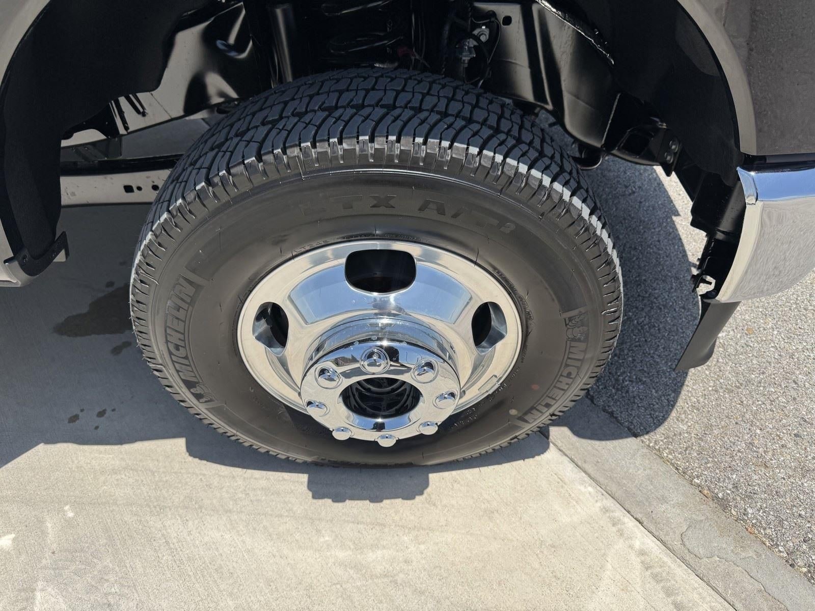 2026 Ford Super Duty F-350 DRW LARIAT