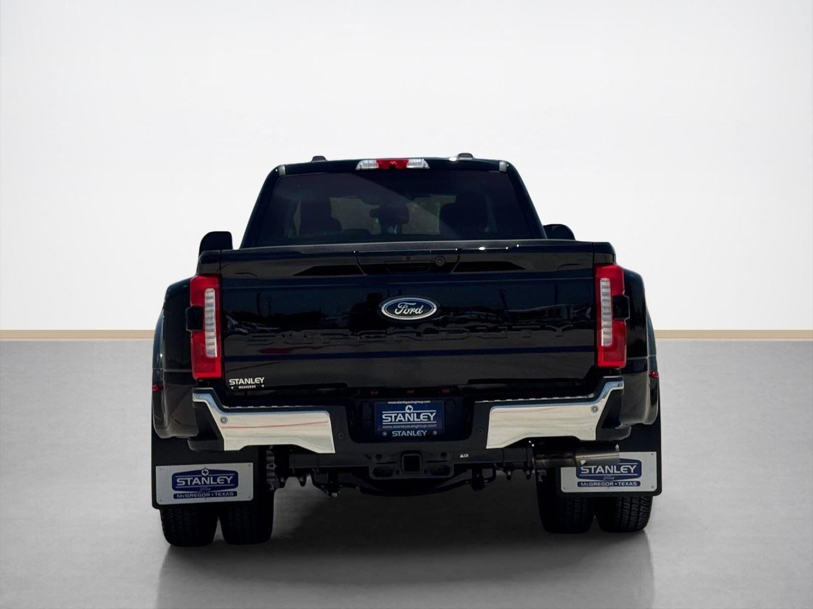 2026 Ford Super Duty F-350 DRW LARIAT