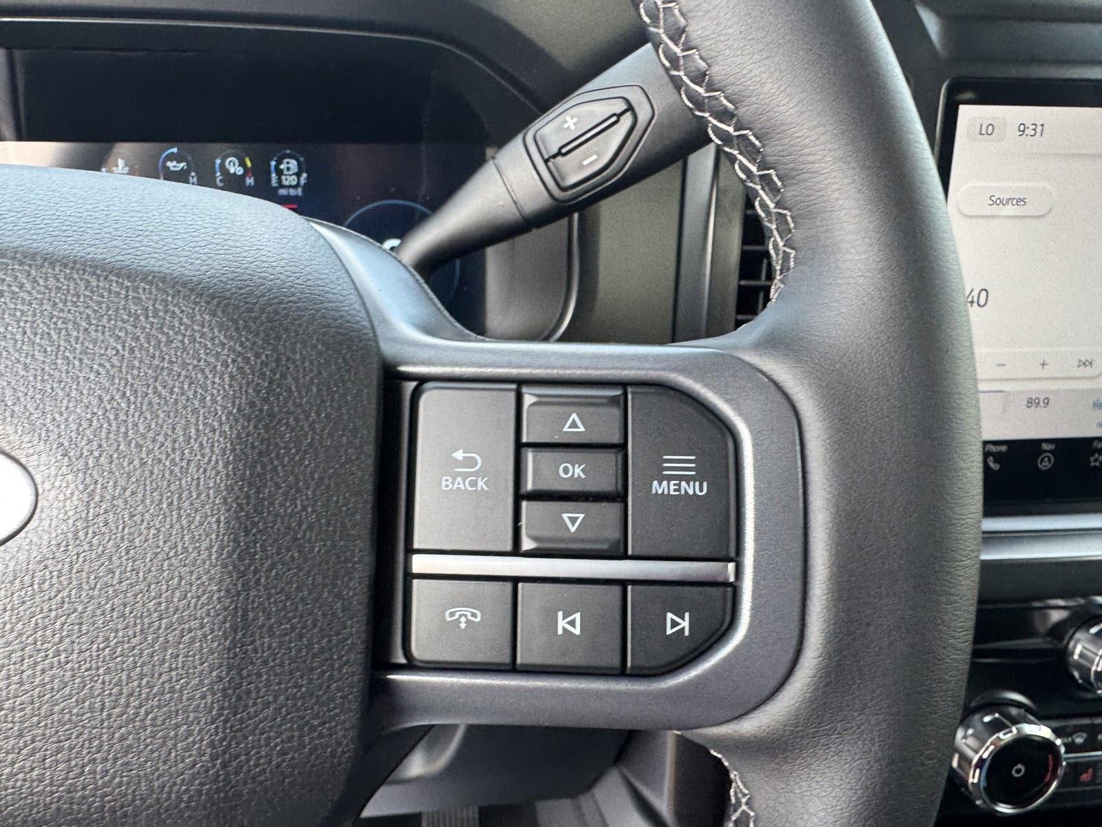 2026 Ford Super Duty F-350 DRW LARIAT