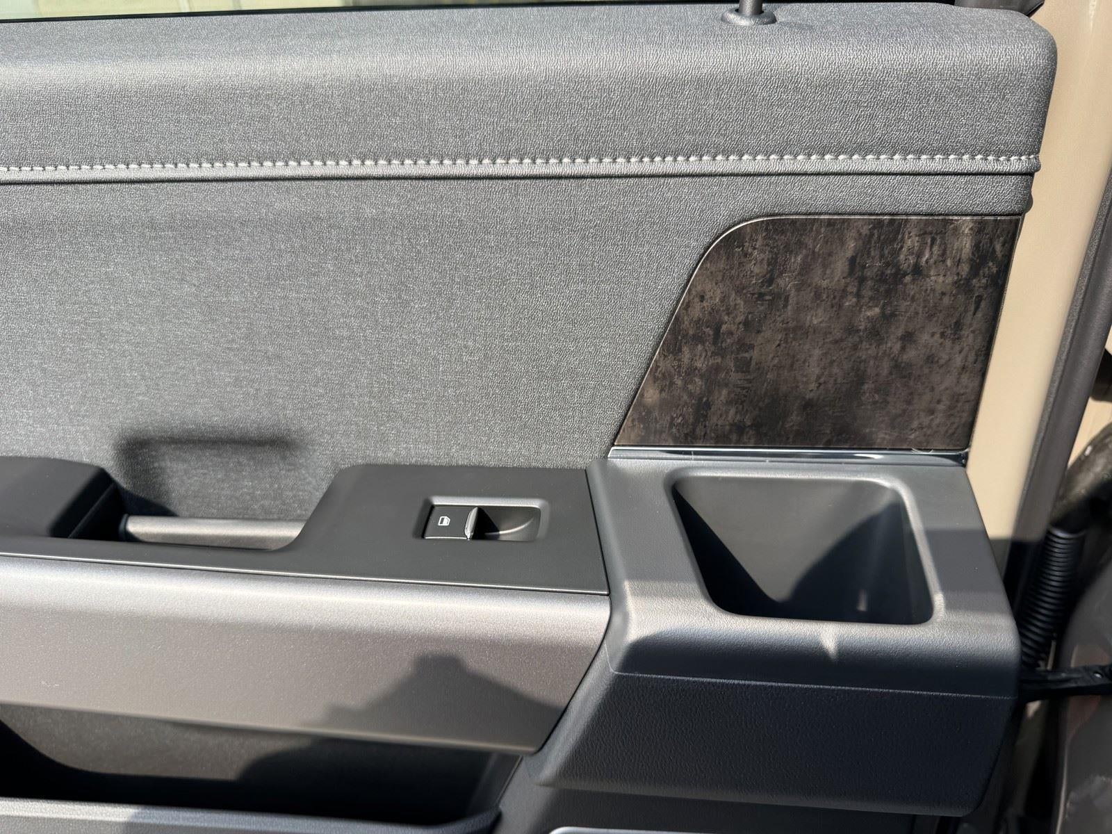 2026 Ford Super Duty F-350 DRW LARIAT