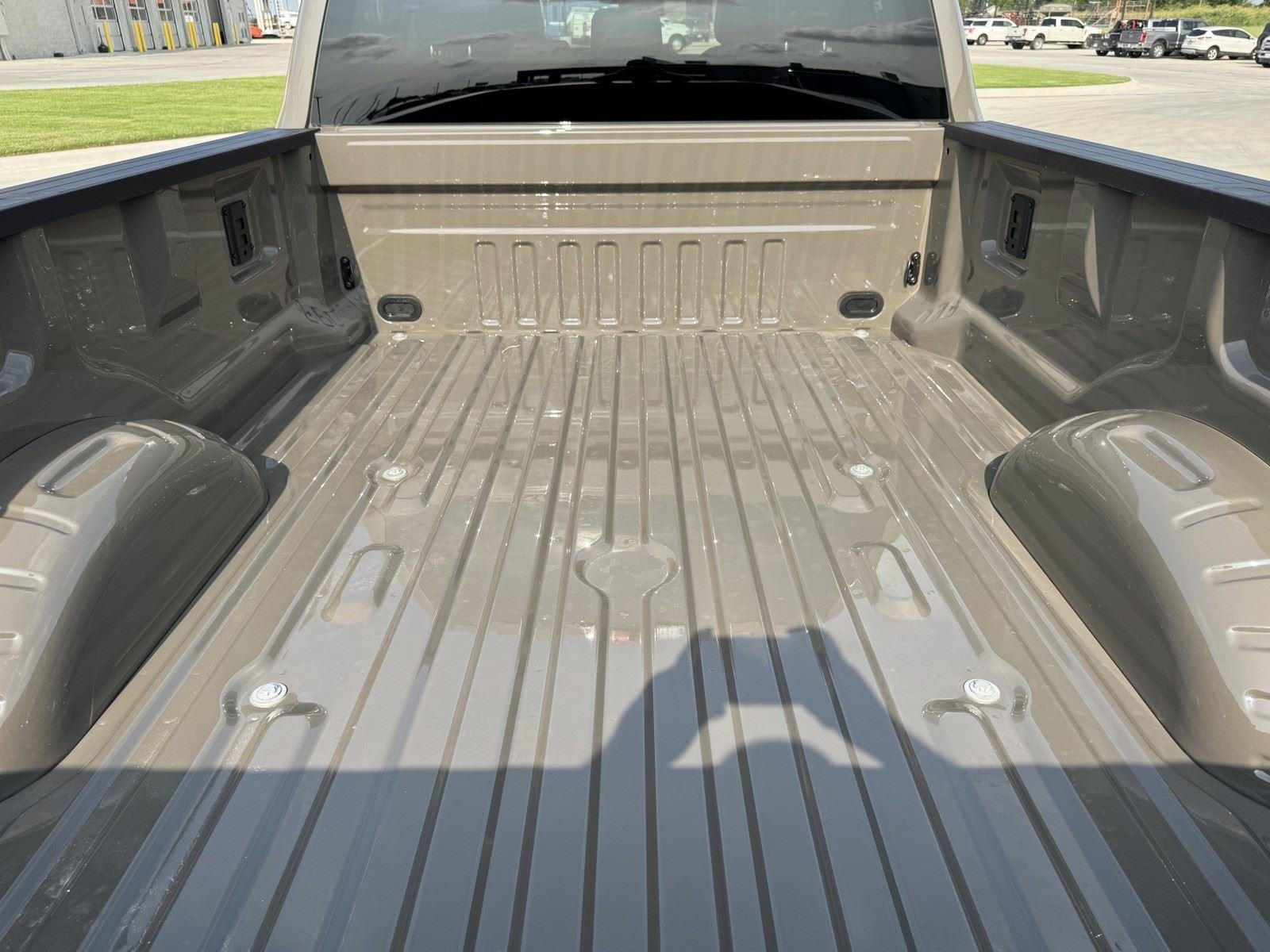 2026 Ford Super Duty F-350 DRW LARIAT