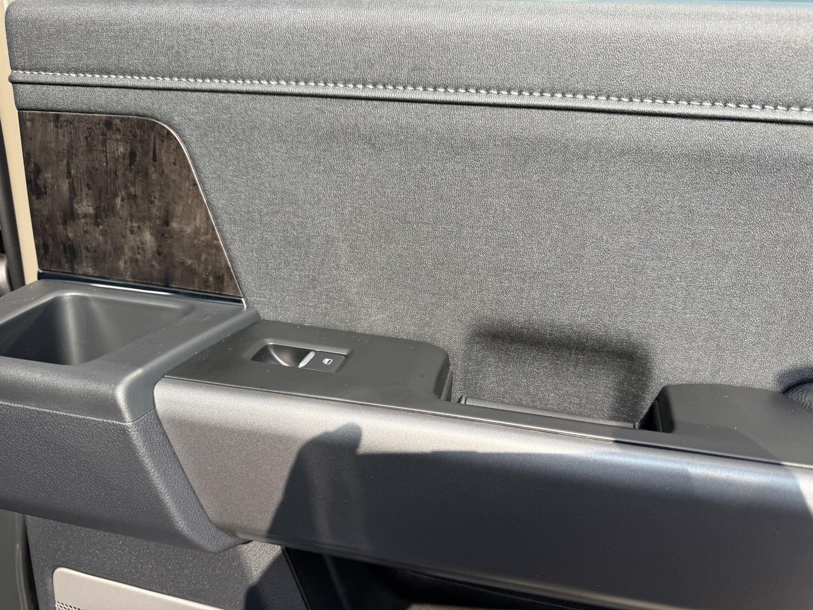 2026 Ford Super Duty F-350 DRW LARIAT