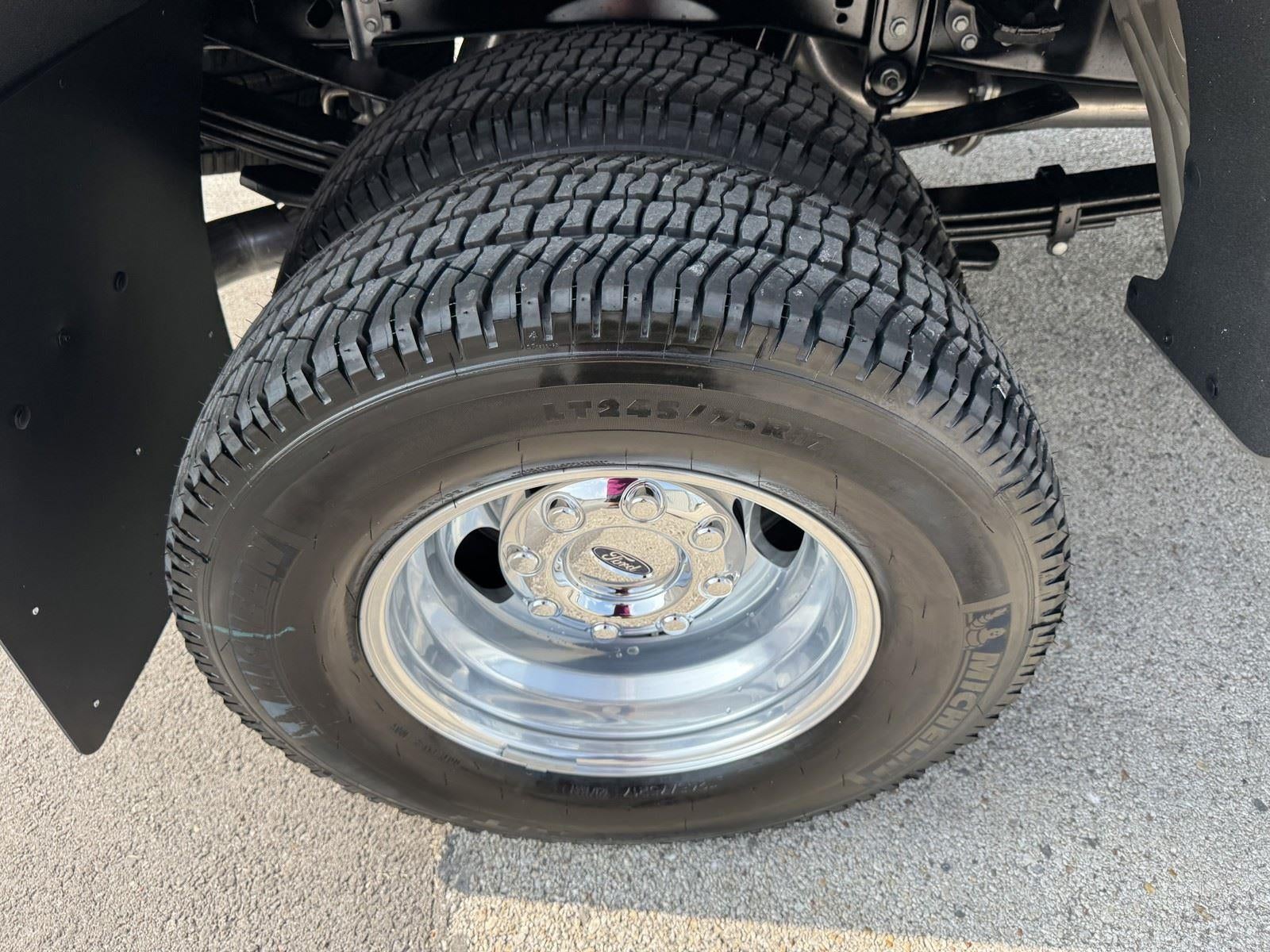 2026 Ford Super Duty F-350 DRW LARIAT