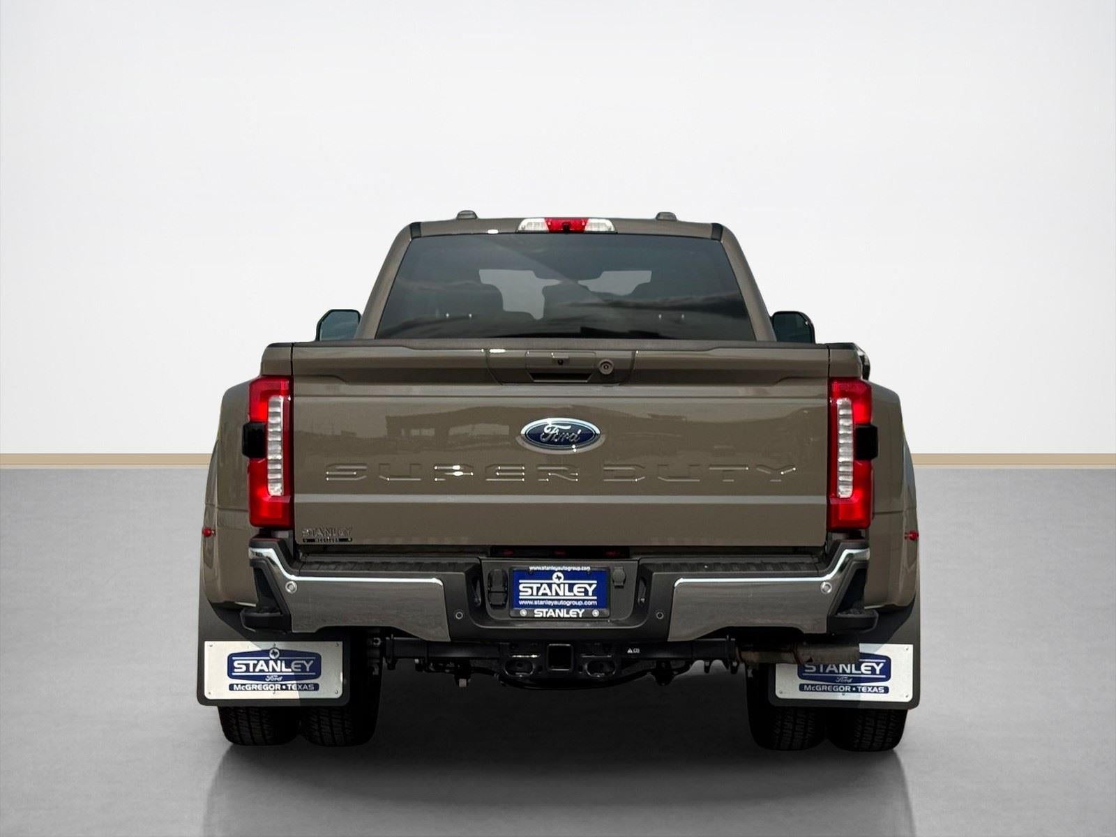 2026 Ford Super Duty F-350 DRW LARIAT