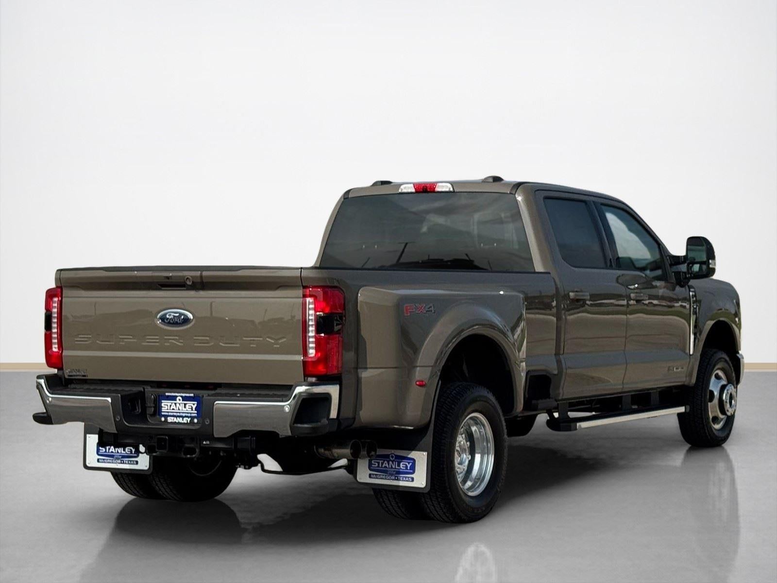 2026 Ford Super Duty F-350 DRW LARIAT