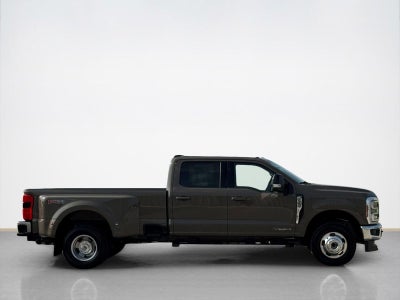 2026 Ford Super Duty F-350 DRW LARIAT