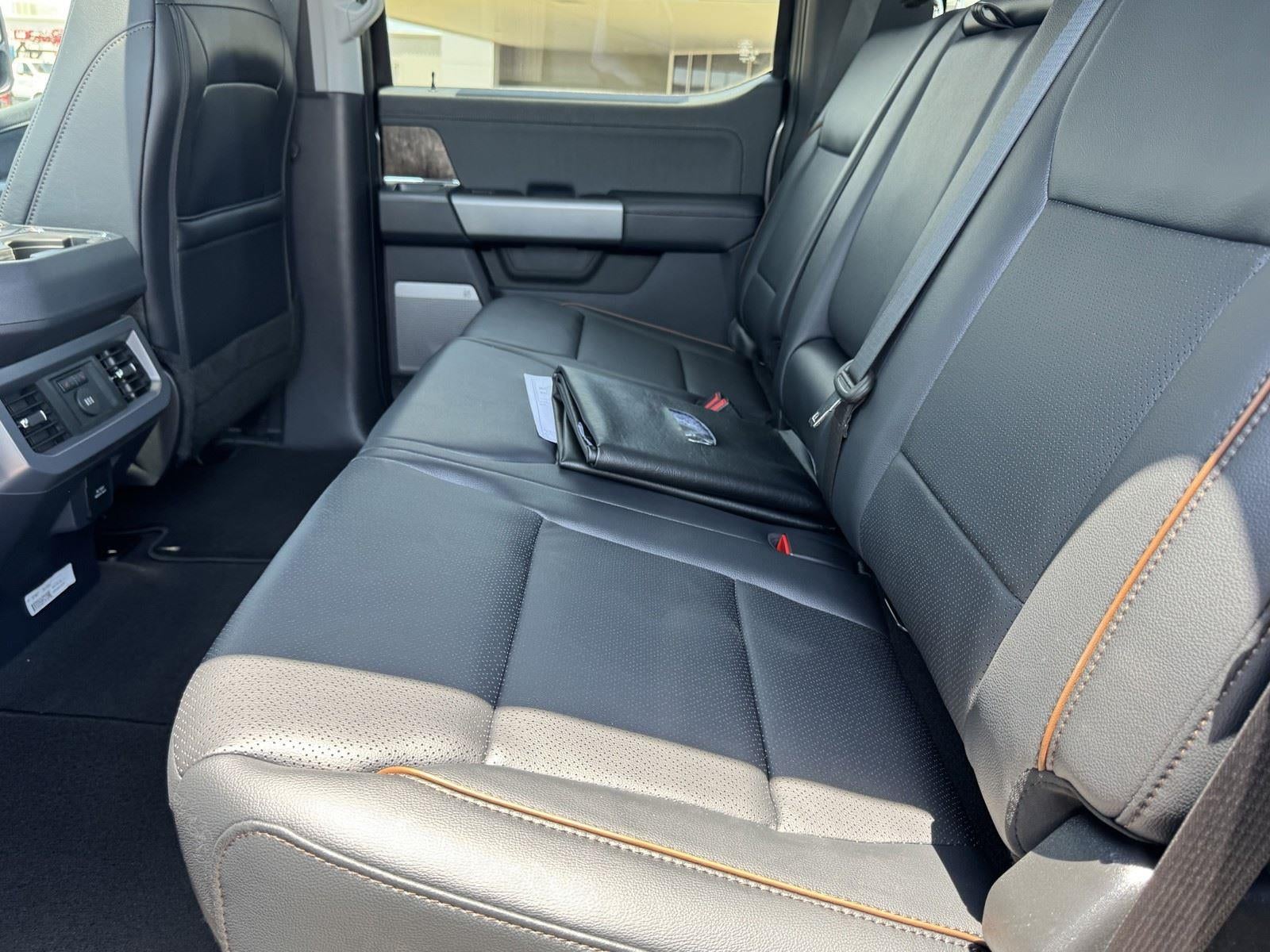 2026 Ford Super Duty F-350 DRW LARIAT