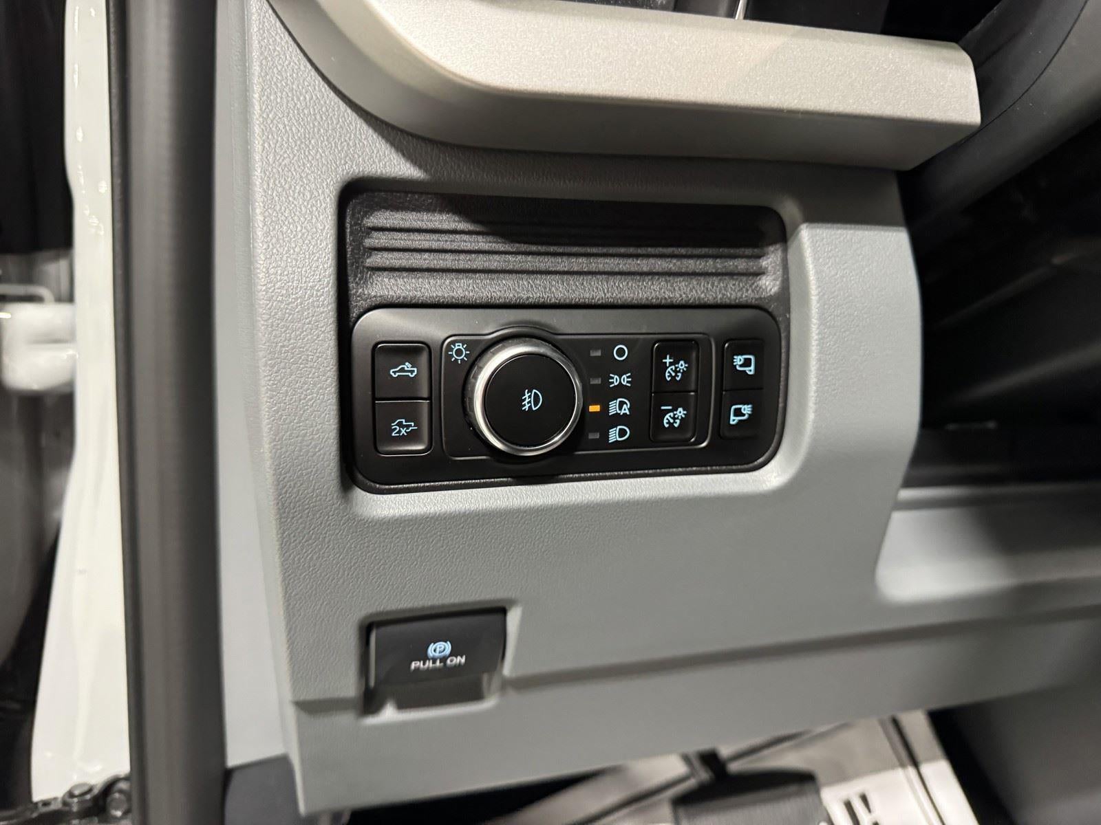 2026 Ford Super Duty F-350 DRW LARIAT