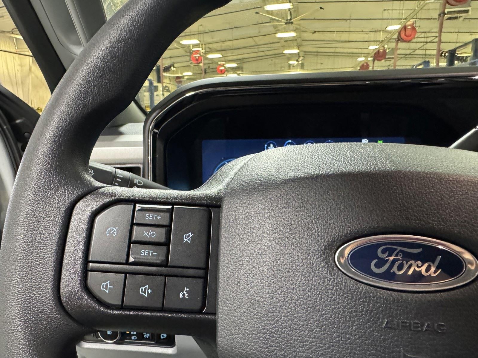 2026 Ford Super Duty F-350 DRW LARIAT