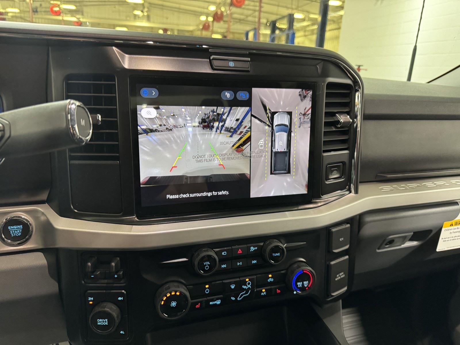 2026 Ford Super Duty F-350 DRW LARIAT