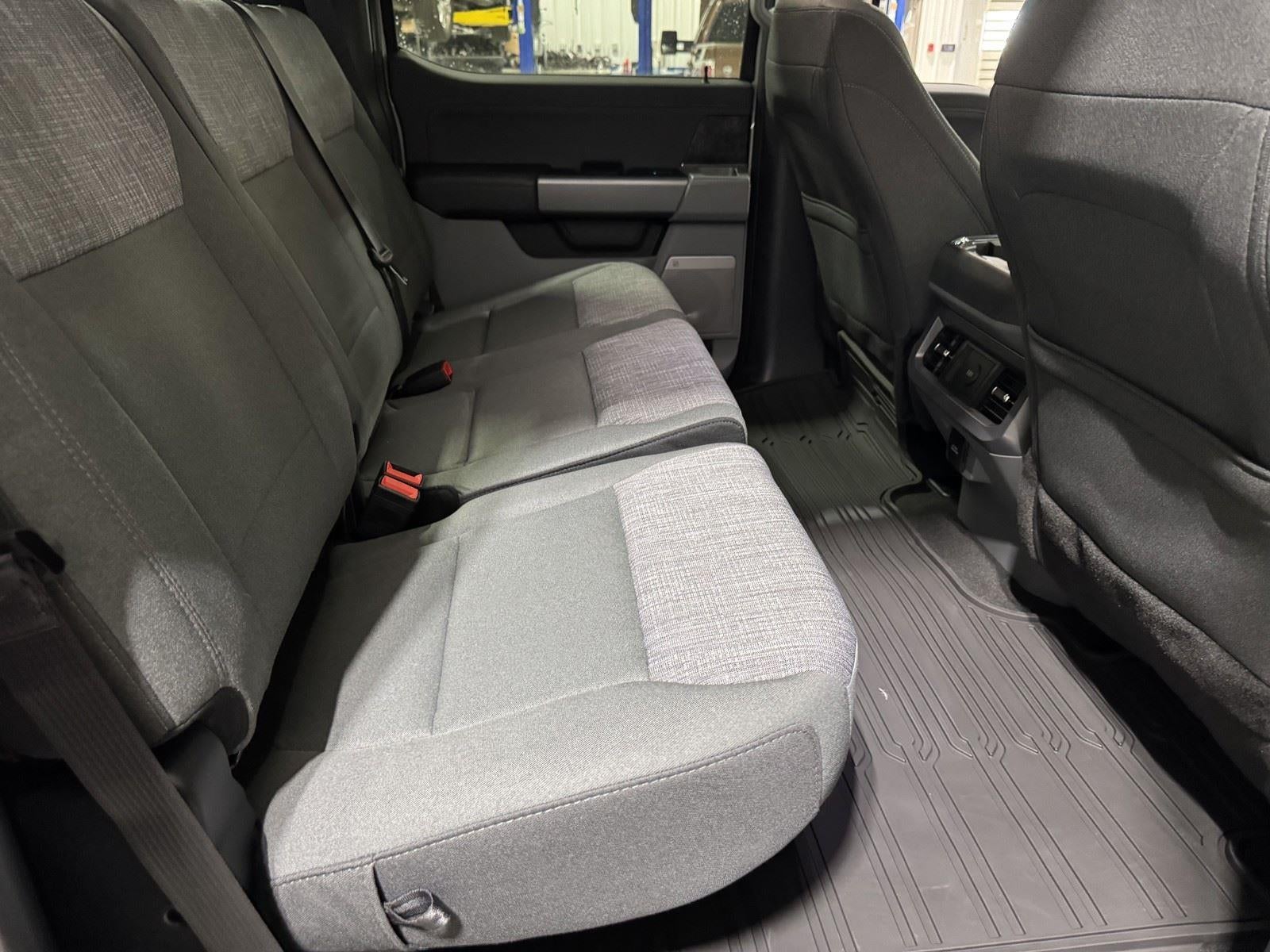 2026 Ford Super Duty F-350 DRW LARIAT