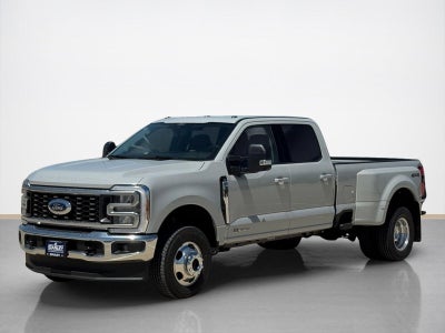 2026 Ford Super Duty F-350 DRW LARIAT