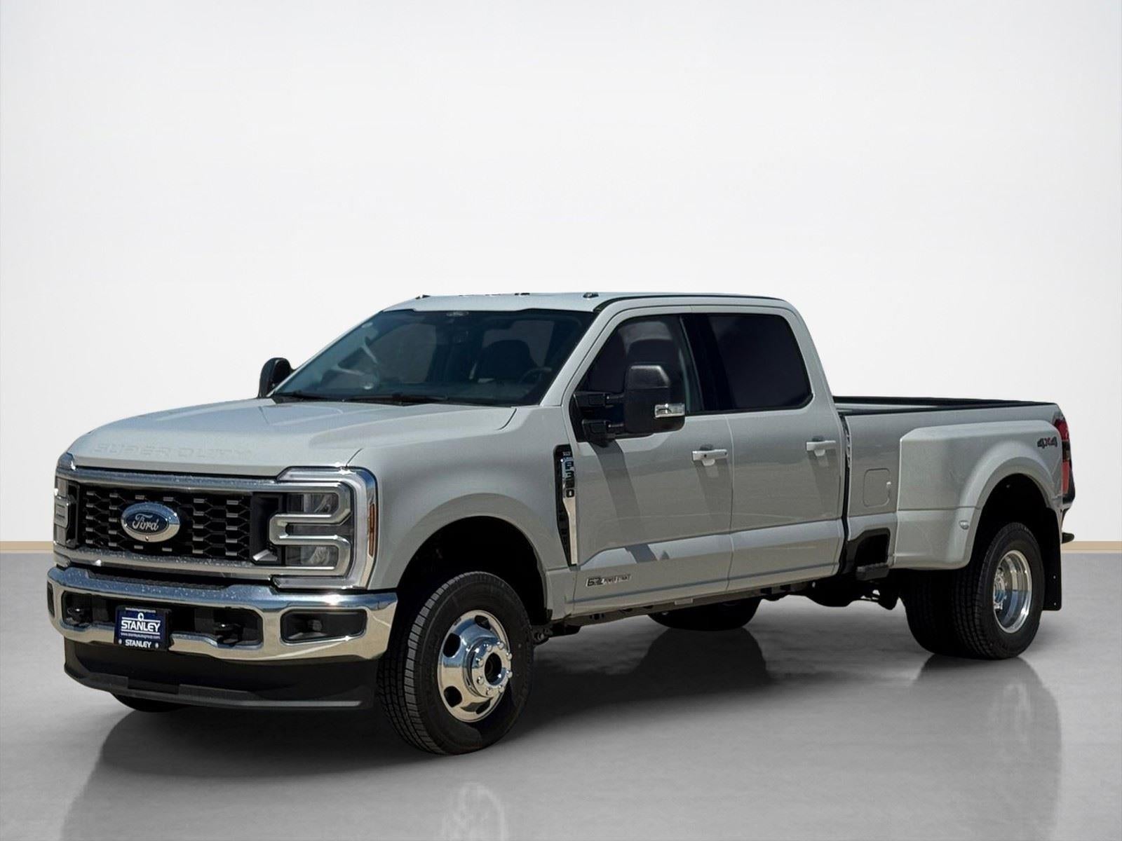 2026 Ford Super Duty F-350 DRW LARIAT