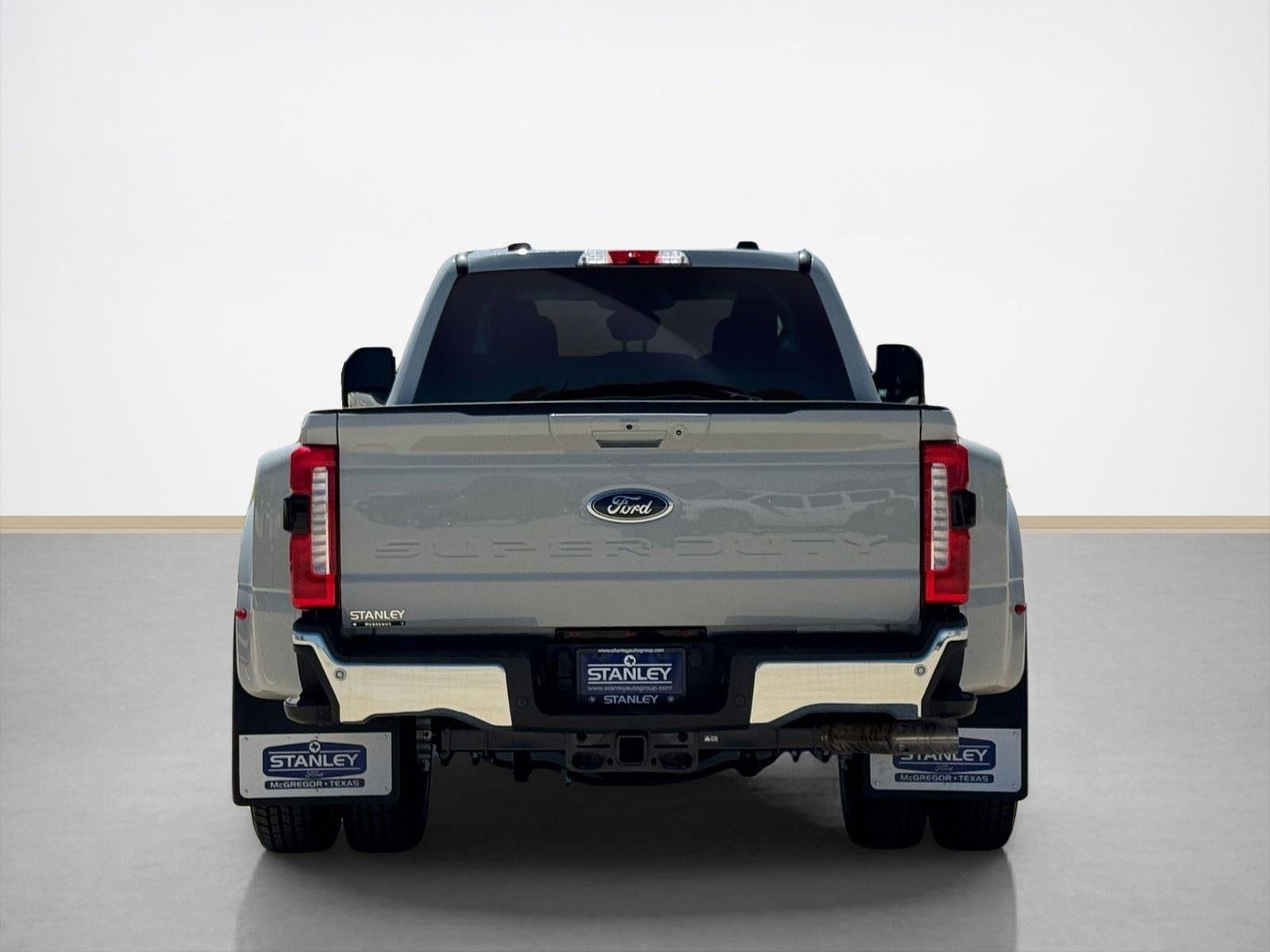 2026 Ford Super Duty F-350 DRW LARIAT