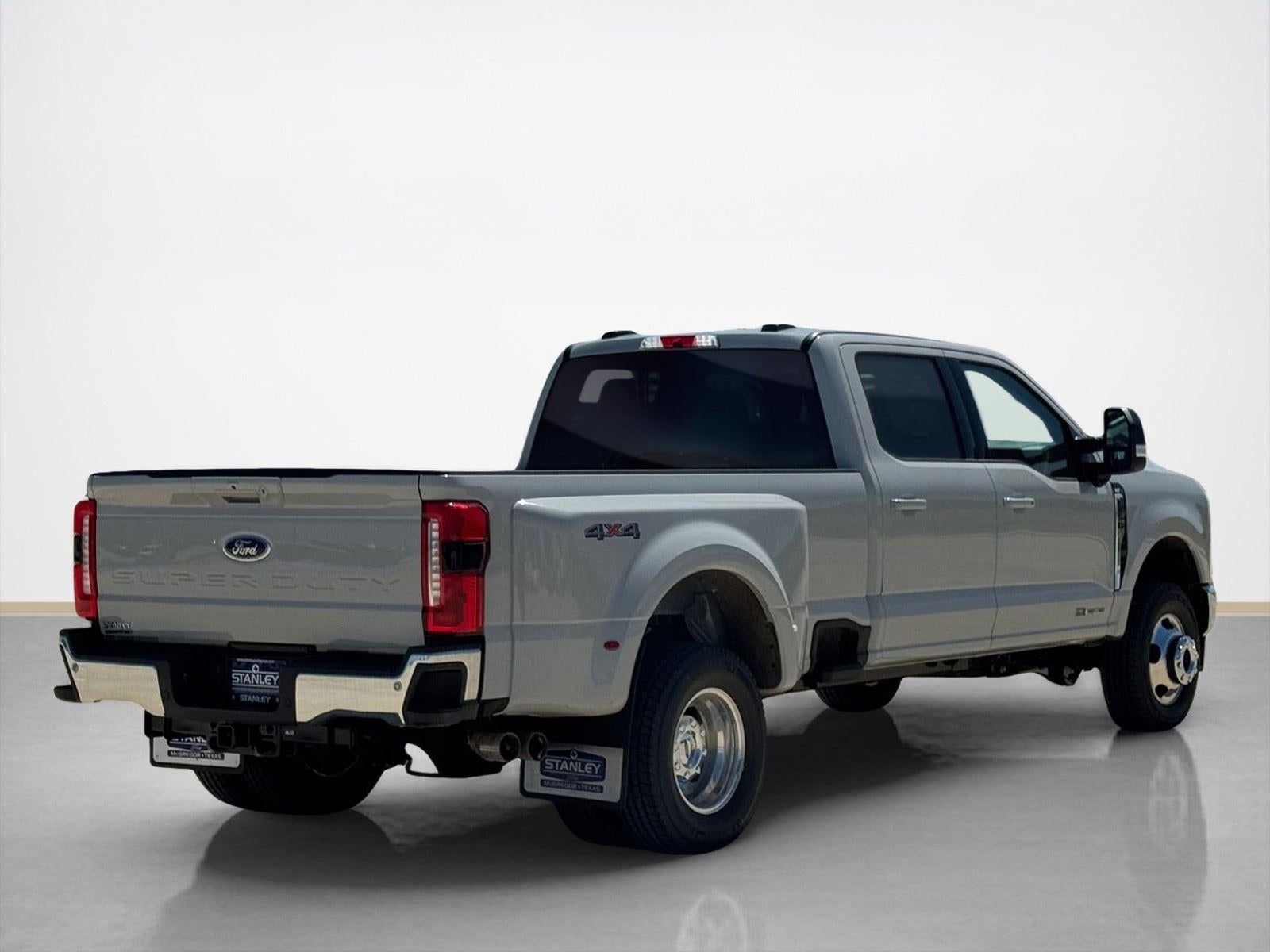 2026 Ford Super Duty F-350 DRW LARIAT