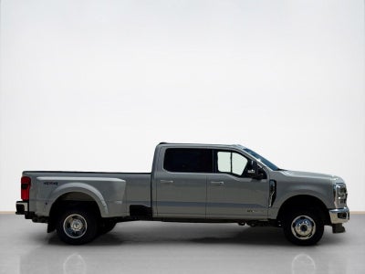 2026 Ford Super Duty F-350 DRW LARIAT