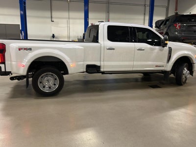 2025 Ford Super Duty F-450 DRW Platinum