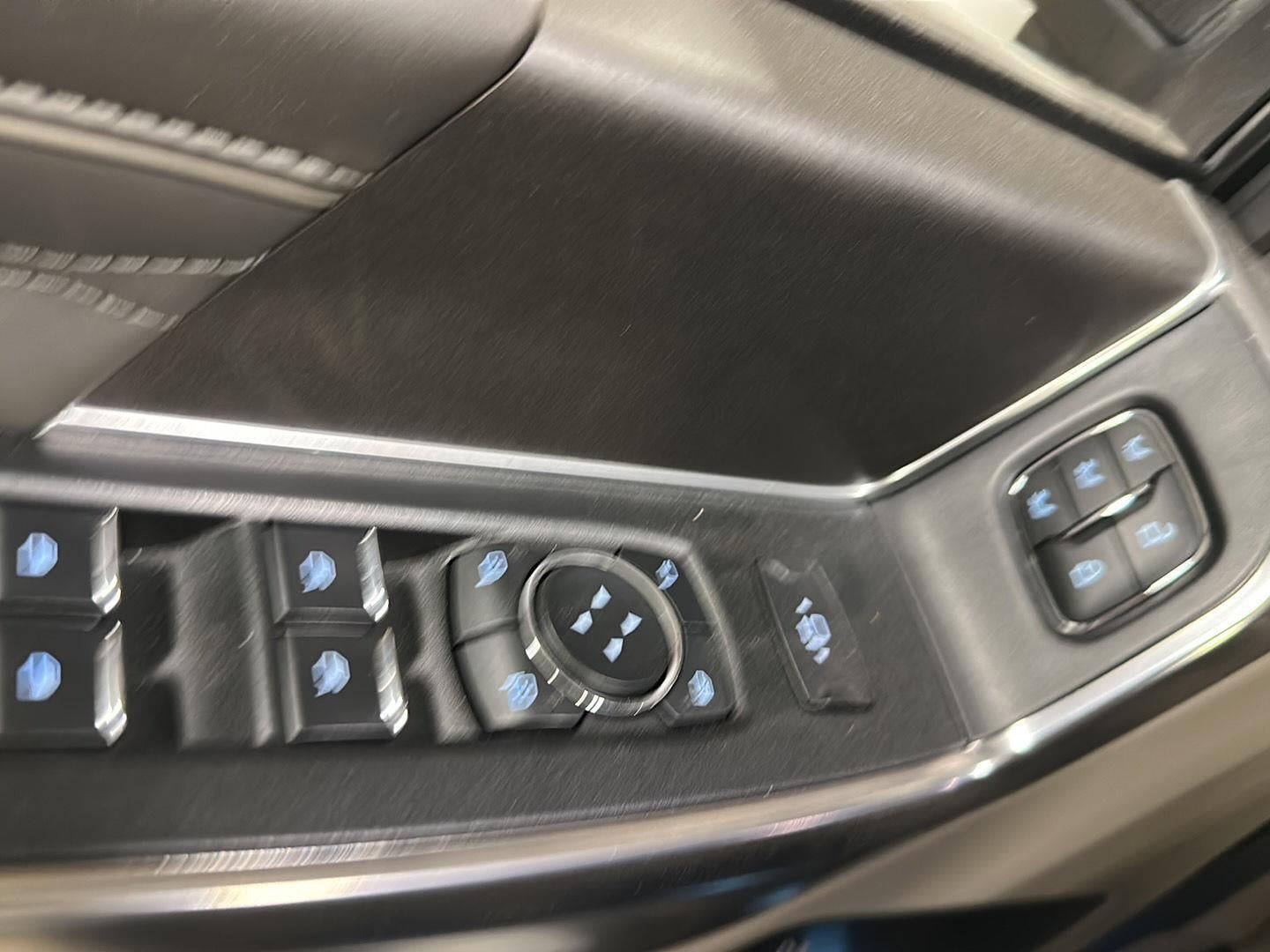 2025 Ford Super Duty F-450 DRW Platinum