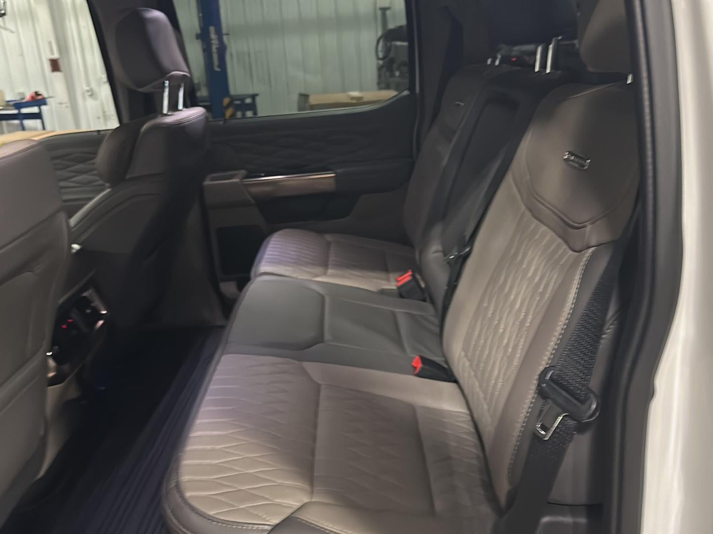 2025 Ford Super Duty F-450 DRW Platinum