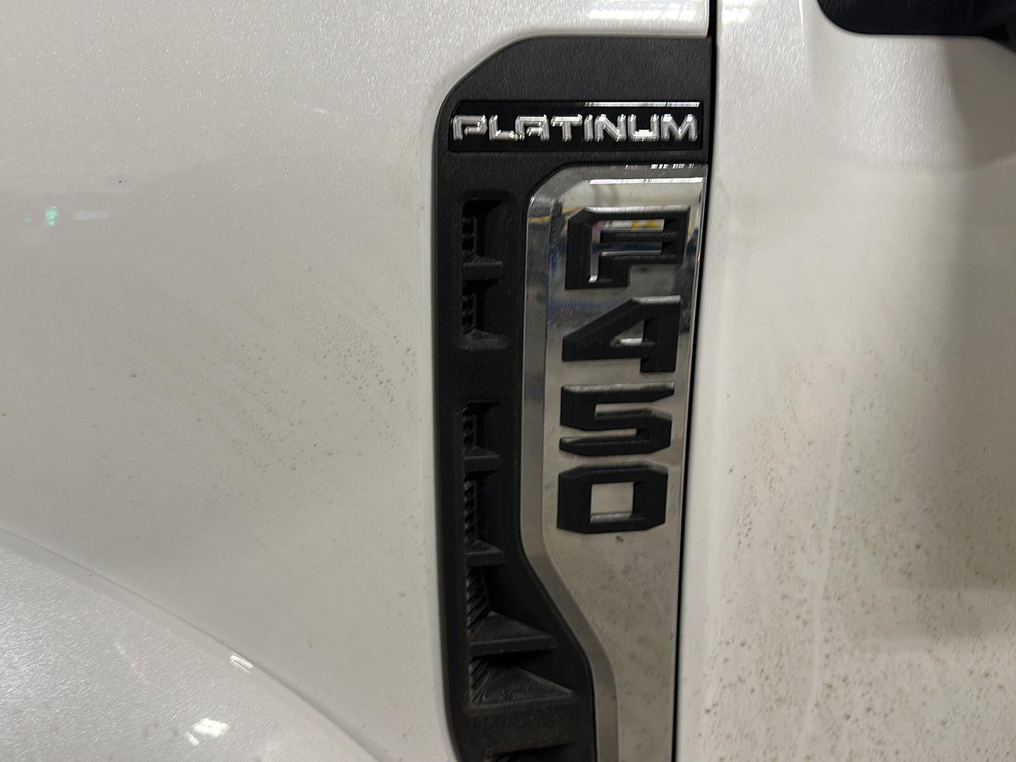 2025 Ford Super Duty F-450 DRW Platinum