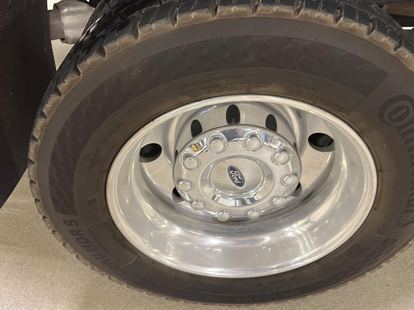 2025 Ford Super Duty F-450 DRW Platinum