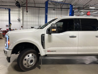 2025 Ford Super Duty F-450 DRW Platinum