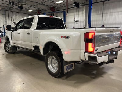 2025 Ford Super Duty F-450 DRW Platinum
