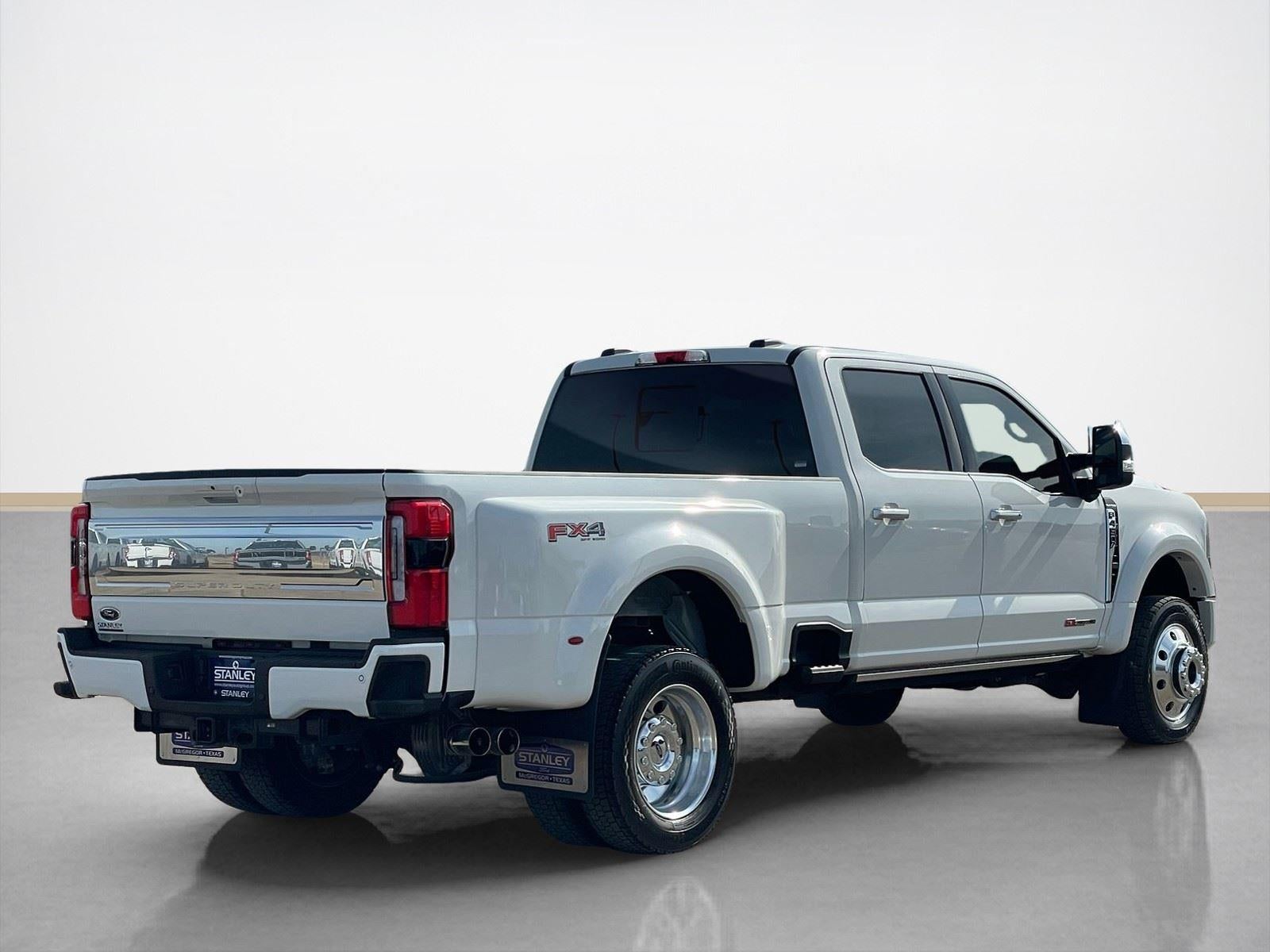 2025 Ford Super Duty F-450 DRW Platinum