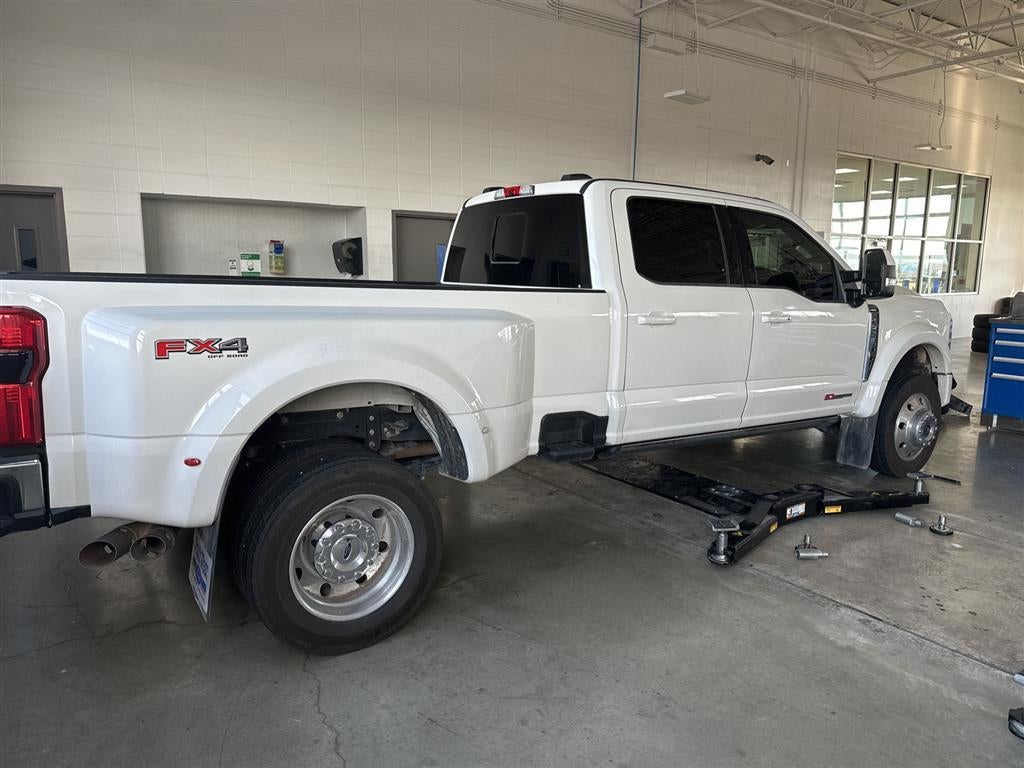 2023 Ford Super Duty F-450 DRW LARIAT