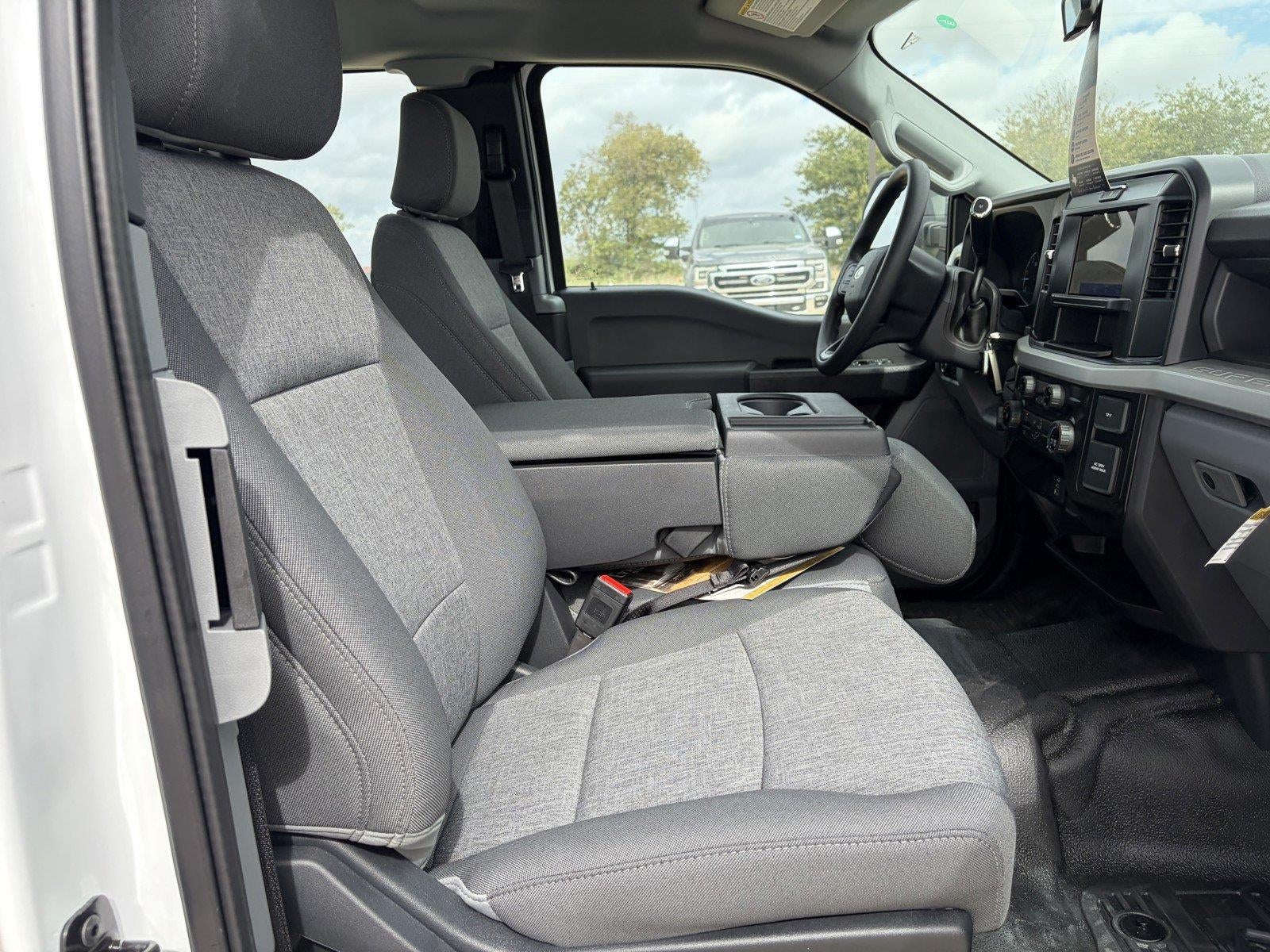 2025 Ford F-250 Super Duty XL - Photo 29