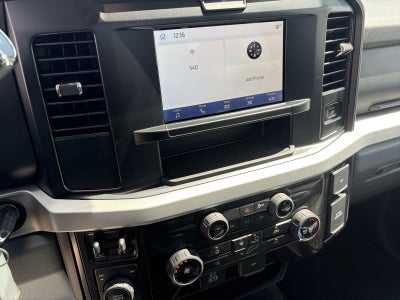 2027 Ford Super Duty F-350 SRW XLT