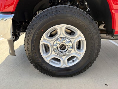 2027 Ford Super Duty F-350 SRW XLT